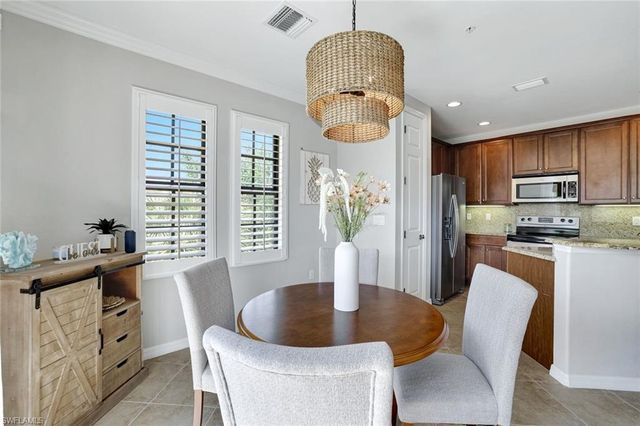 1383 Artesia DR E # 701, Naples, FL 34113