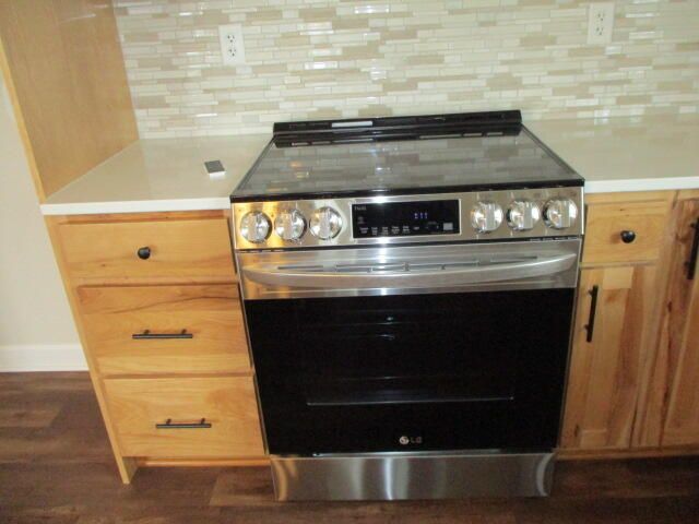 800 N BARELA CIR, Centralia, MO 65240