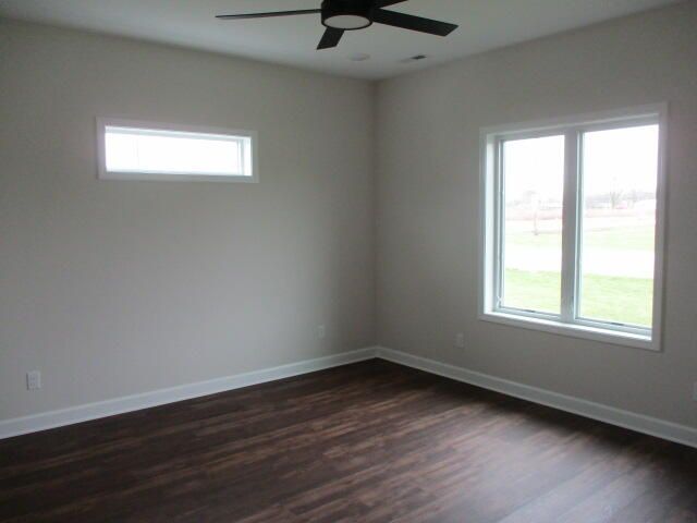 800 N BARELA CIR, Centralia, MO 65240