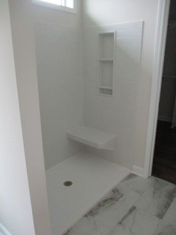 800 N BARELA CIR, Centralia, MO 65240