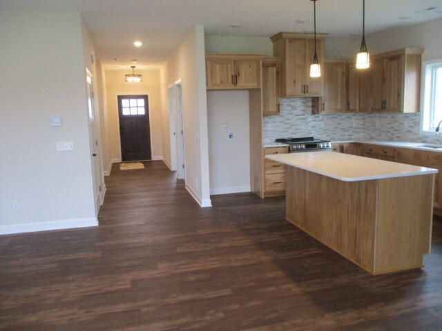 800 N BARELA CIR, Centralia, MO 65240