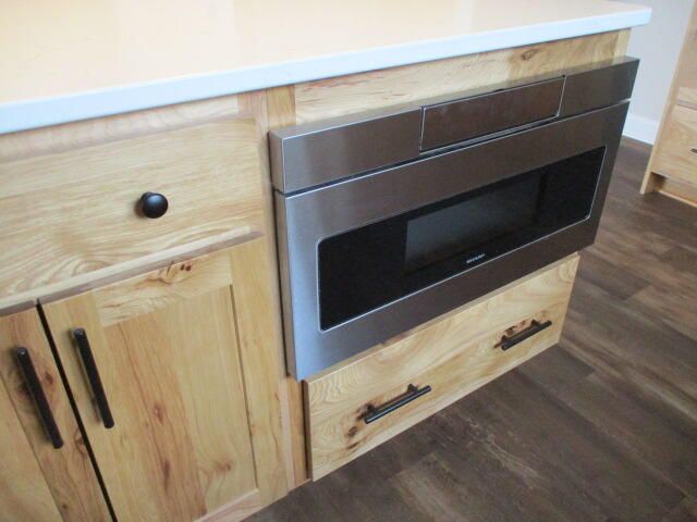 800 N BARELA CIR, Centralia, MO 65240