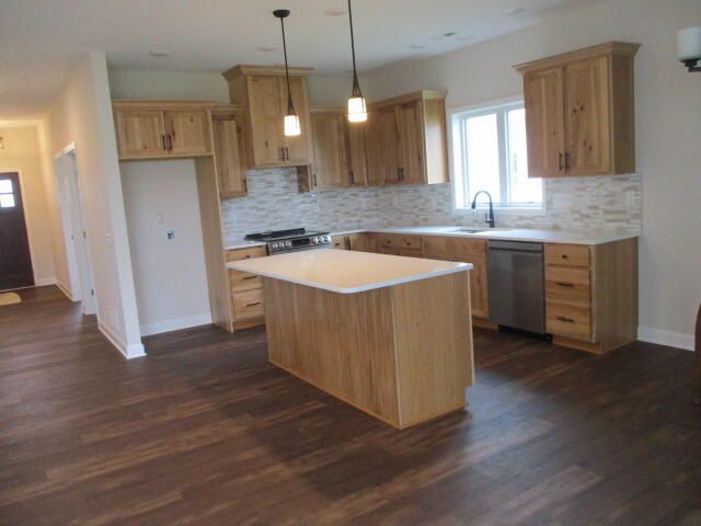 800 N BARELA CIR, Centralia, MO 65240