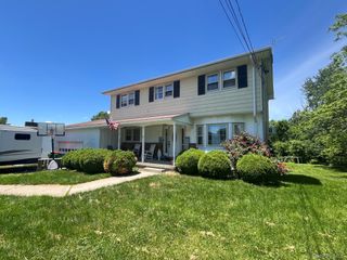 45 W Redoubt Road, Fishkill, NY 12524