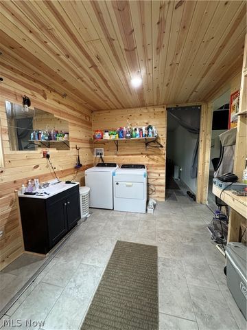 396 Congo Arroyo Road, New Cumberland, WV 26047