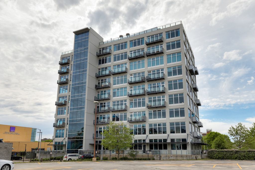 120 SW 5th Street 306, Des Moines, IA 50309