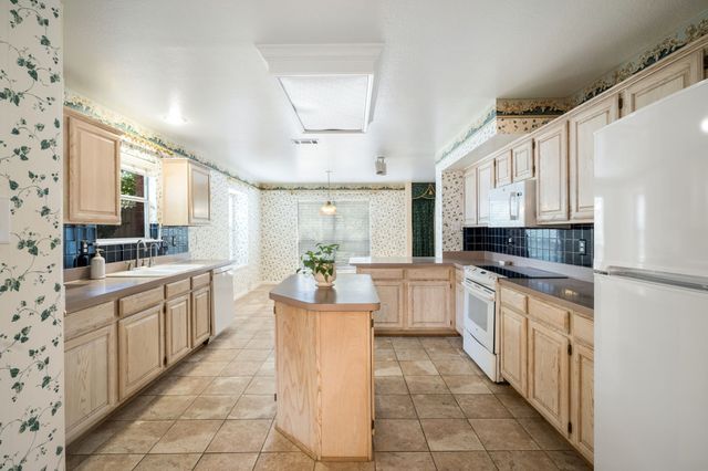 2024 Buffalo Bend Drive, Lewisville, TX 75067