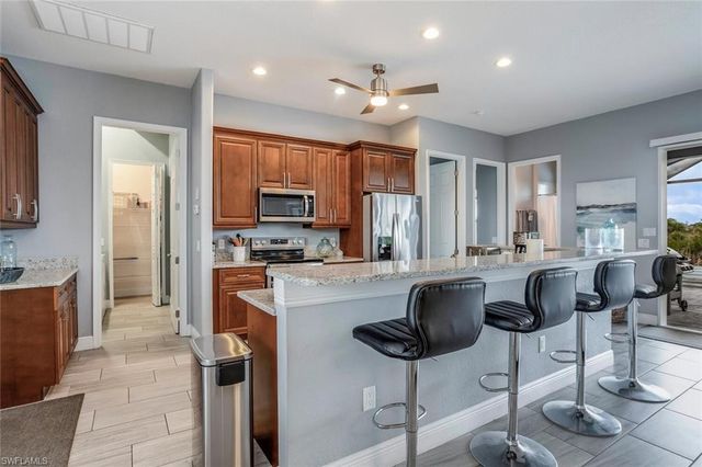 2714 NE 20th CT, Cape Coral, FL 33909