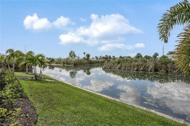 2714 NE 20th CT, Cape Coral, FL 33909