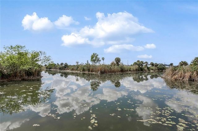 2714 NE 20th CT, Cape Coral, FL 33909