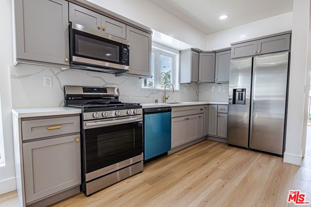 2057 S Garth Avenue, Los Angeles, CA 90034