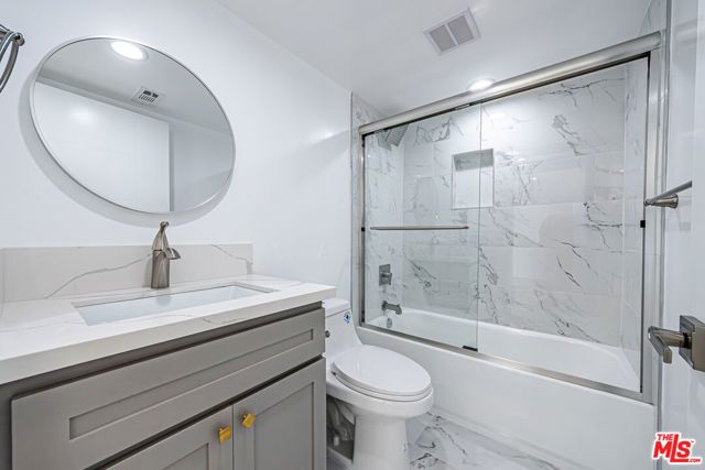 2057 S Garth Avenue, Los Angeles, CA 90034