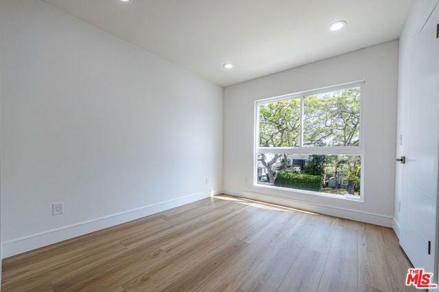 2057 S Garth Avenue, Los Angeles, CA 90034