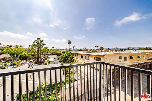 2057 S Garth Avenue, Los Angeles, CA 90034