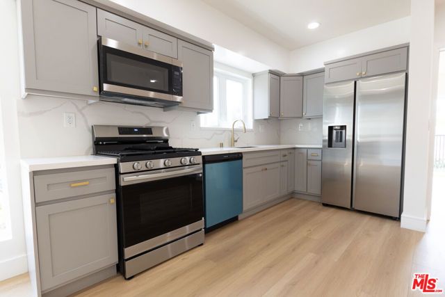 2057 S Garth Avenue, Los Angeles, CA 90034