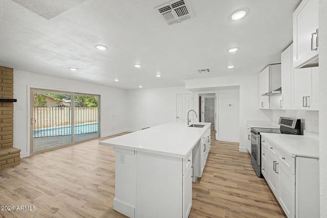 6738 W GEORGIA Avenue, Glendale, AZ 85303