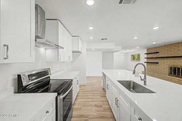 6738 W GEORGIA Avenue, Glendale, AZ 85303
