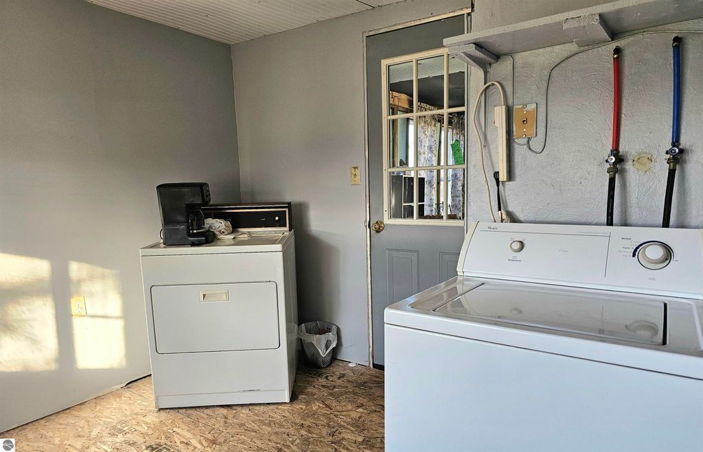 Image 11 of property listing at 6776 N Pingree Road, Elwell, MI 48832