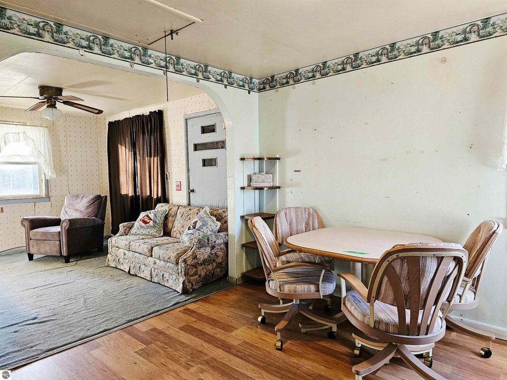 Image 13 of property listing at 6776 N Pingree Road, Elwell, MI 48832