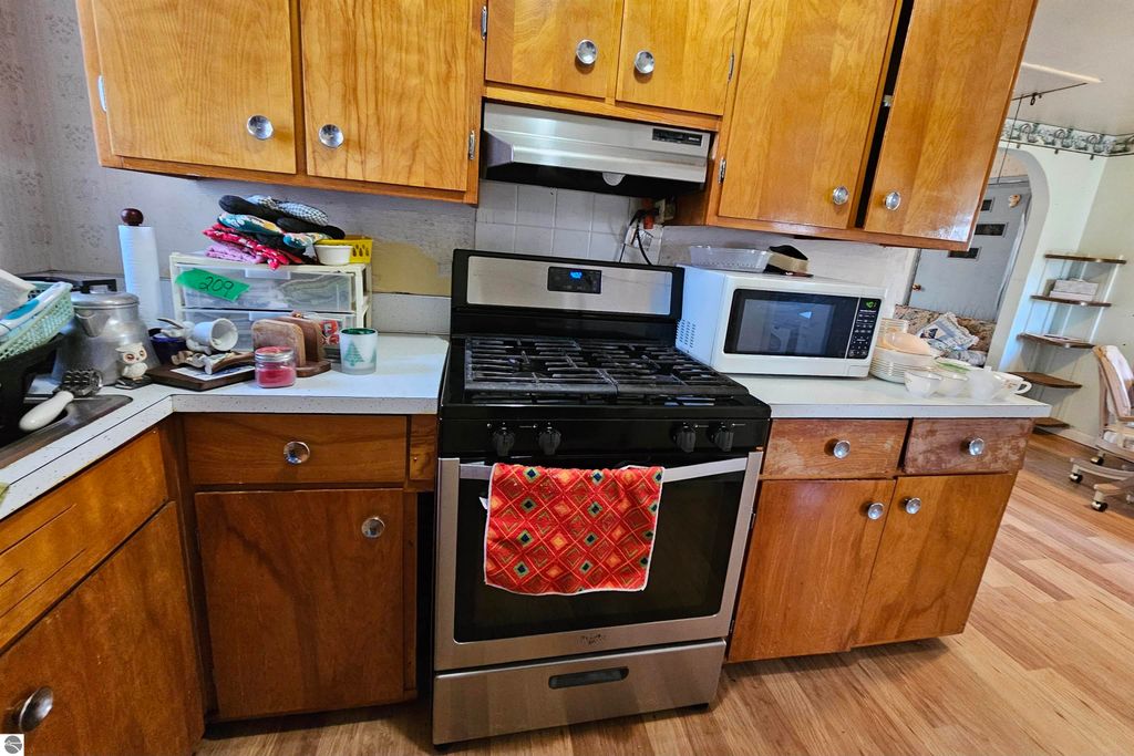 Image 16 of property listing at 6776 N Pingree Road, Elwell, MI 48832