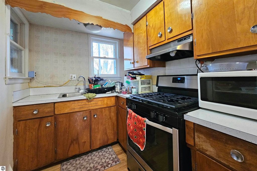 Image 18 of property listing at 6776 N Pingree Road, Elwell, MI 48832