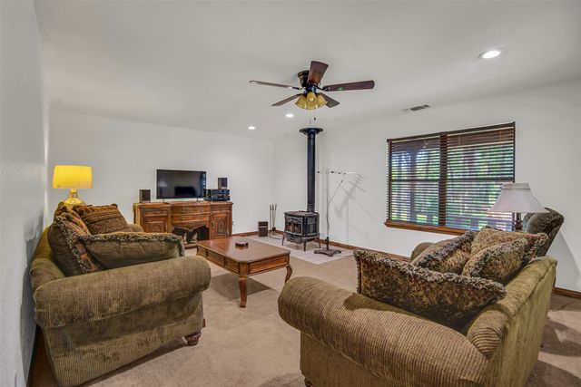 566 Stagecoach Trail, Denison, TX 75021