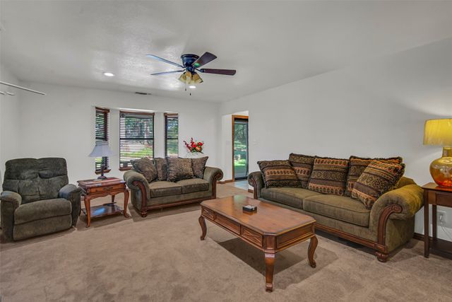 566 Stagecoach Trail, Denison, TX 75021