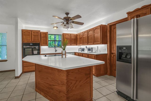 566 Stagecoach Trail, Denison, TX 75021
