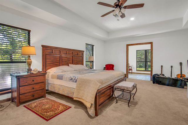 566 Stagecoach Trail, Denison, TX 75021