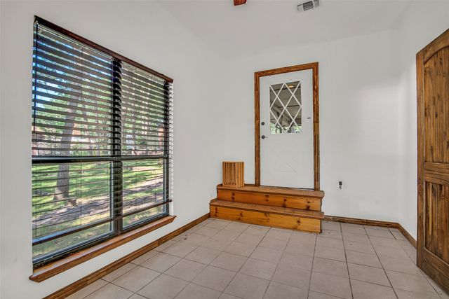 566 Stagecoach Trail, Denison, TX 75021