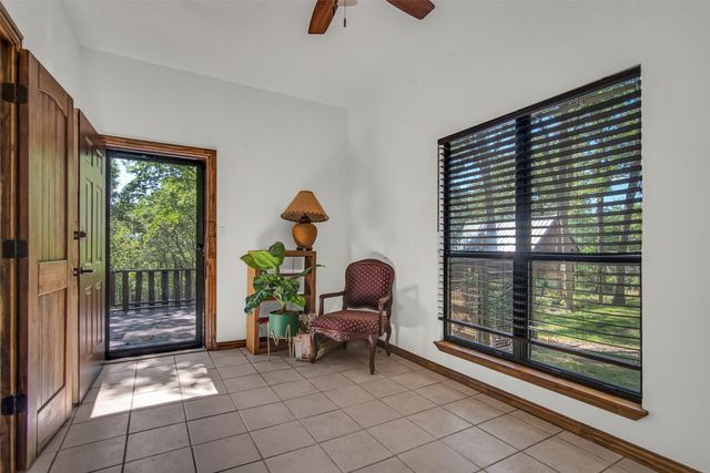 566 Stagecoach Trail, Denison, TX 75021