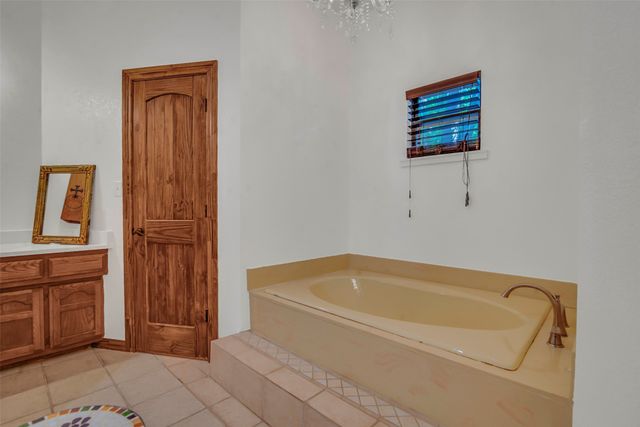566 Stagecoach Trail, Denison, TX 75021