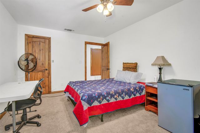 566 Stagecoach Trail, Denison, TX 75021