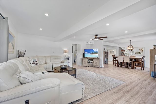 301 20th Avenue SW, Vero Beach, FL 32962
