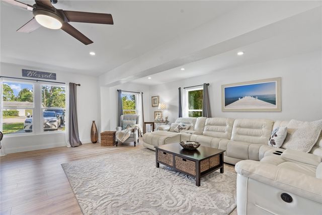 301 20th Avenue SW, Vero Beach, FL 32962