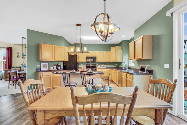 77 BRIDLEPATH Drive, Lindenhurst, IL 60046