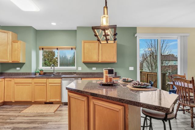 77 BRIDLEPATH Drive, Lindenhurst, IL 60046