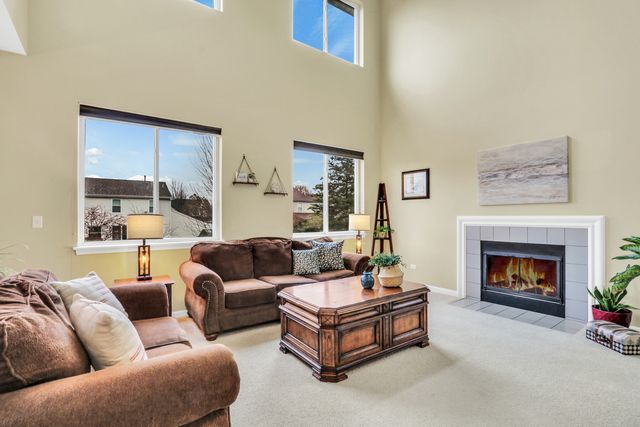 77 BRIDLEPATH Drive, Lindenhurst, IL 60046