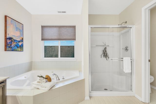 77 BRIDLEPATH Drive, Lindenhurst, IL 60046