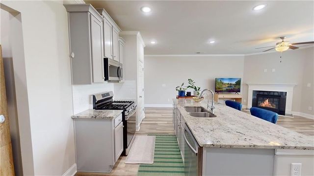 339 Cherryhill Lane R, Woodstock, GA 30188