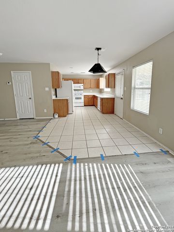 117 HANGING MOSS, Cibolo, TX 78108