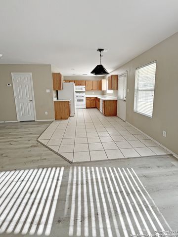 117 HANGING MOSS, Cibolo, TX 78108
