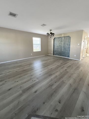 117 HANGING MOSS, Cibolo, TX 78108