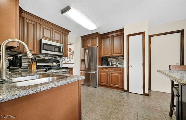 33771 Canterbury Road, Solon, OH 44139