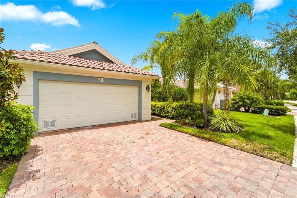 8543 Alessandria CT, Naples, FL 34114