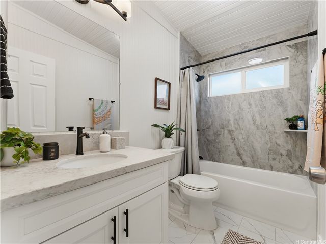 3359C Kanaina Avenue, Honolulu, HI 96815