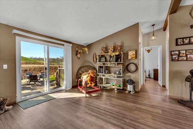 17257 Hooker Creek Road, Cottonwood, CA 96022