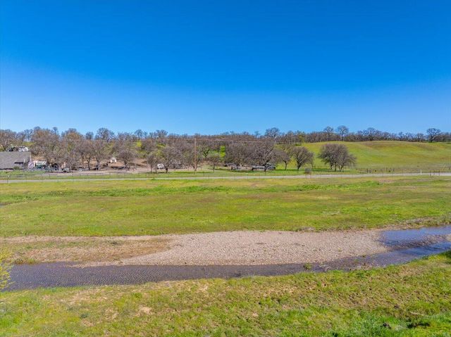 17257 Hooker Creek Road, Cottonwood, CA 96022