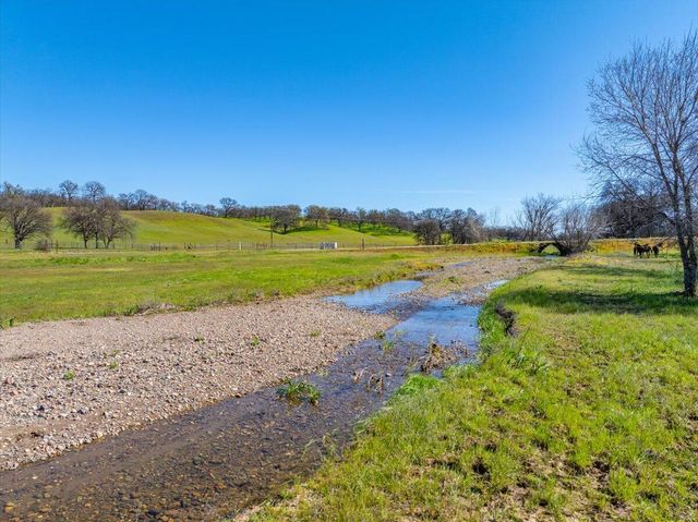 17257 Hooker Creek Road, Cottonwood, CA 96022