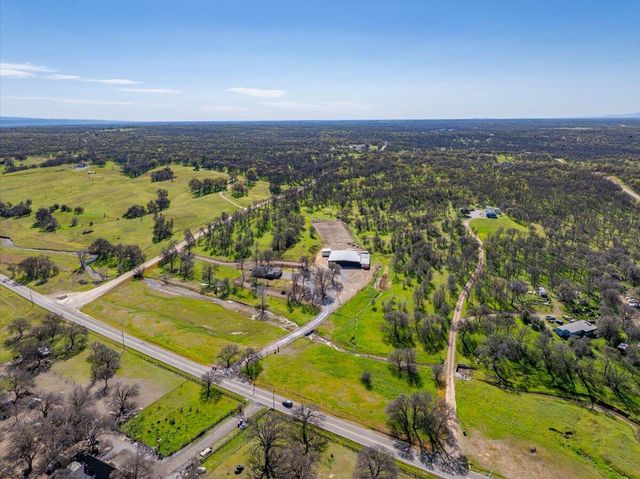 17257 Hooker Creek Road, Cottonwood, CA 96022